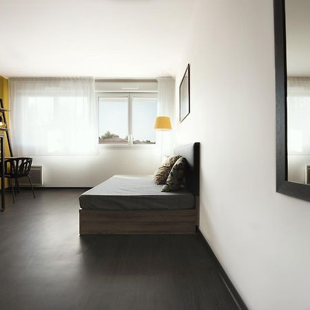 Residence Uxco Kampus 30 Ex Suiteasy Ним Экстерьер фото