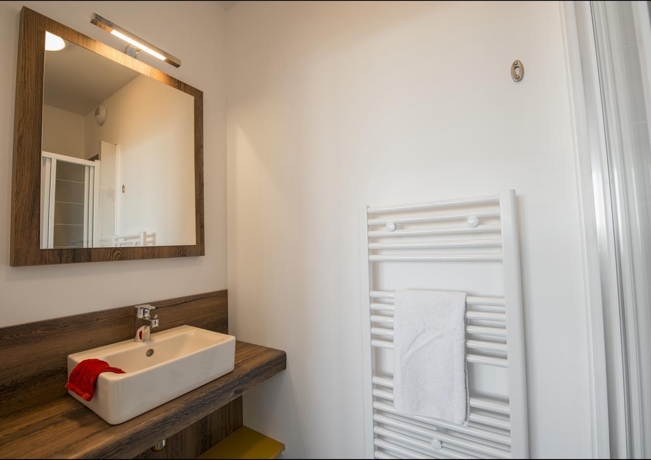 Residence Uxco Kampus 30 Ex Suiteasy Ним Экстерьер фото